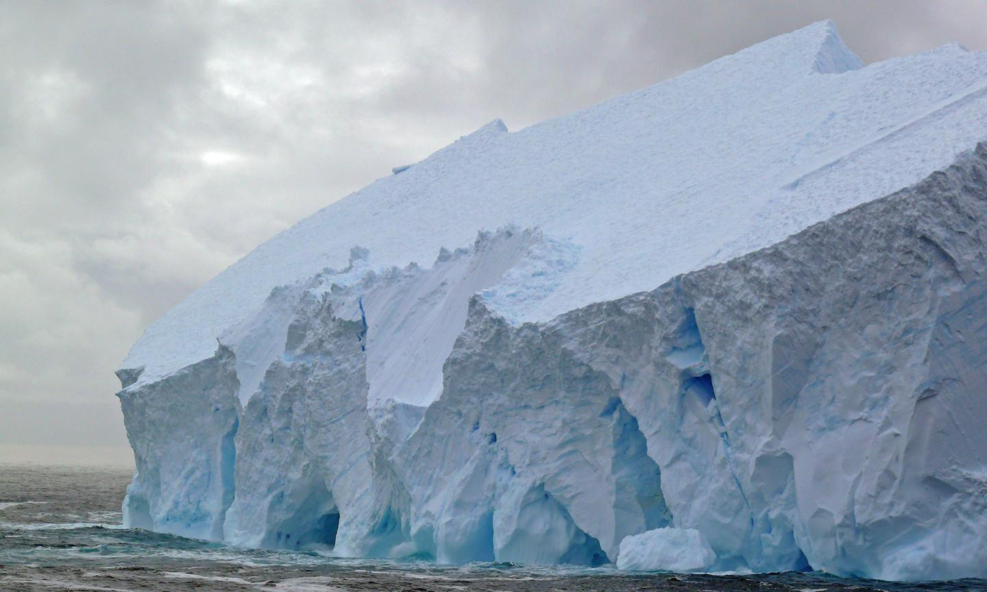 Исчезновение ледников Западной Антарктики повысит уровень моря на 4 метра