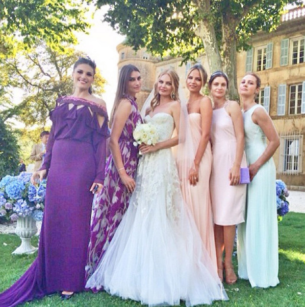 Елена Кулецкая с подружками невесты