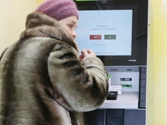Что сейчас делать с накоплениями и не поздно ли покупать валюту? Отвечают эксперты