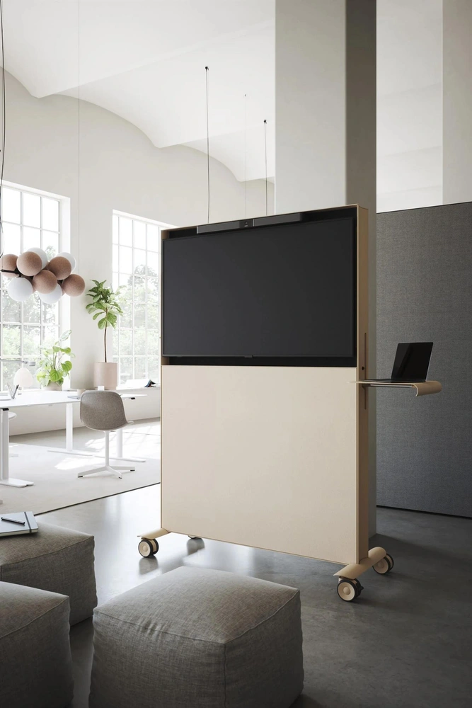 Мобильный медиаэкран Agile для Abstracta | Источник: Abstracta