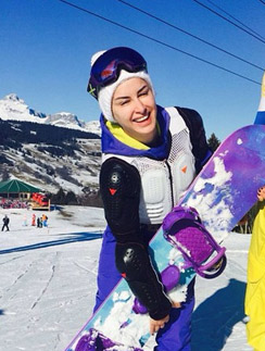 Тина Канделаки осваивает сноуборд