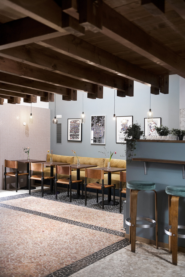 Фото №2 - Яркое кафе Auberge de Beaulieu в Лозанне