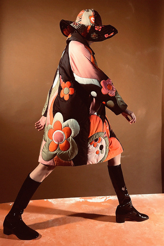 Пальто с цветочной вышивкой и шубы-бестселлеры: Vivetta FW21