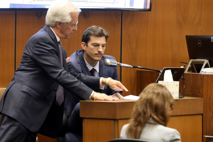 Эштон Катчер дал показания в суде по делу об убийстве своей бывшей возлюбленной