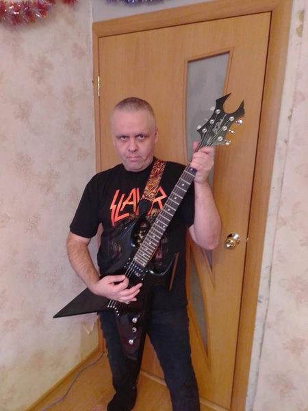 Валерий был профессиональным гитаристом