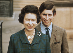 Почему отношения Королевы и принца Чарльза всегда были непростыми