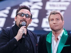 На Николая Баскова напали на премии «Жара»