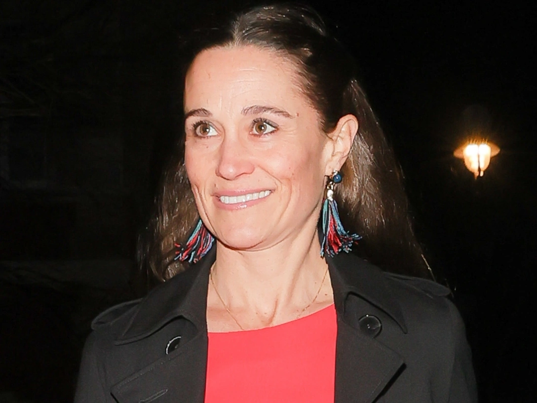 Пиппа Миддлтон посещает с мужем Cirque Du Soleil в Королевском Альберт-Холле в Лондоне, 13 января 2022 | marieclaire.ru