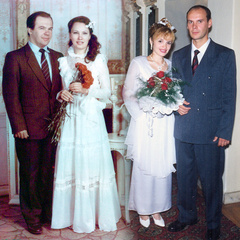 Платья из «Бурды», пышная фата, 3 гвоздики в руках: как выходили замуж наши мамы