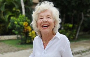 76-летняя фитнес-бабушка показала, как ее тело изменилось всего за 6 лет