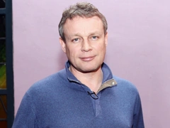 Поклонники подозревают, что Сергей Жигунов женился на Виктории Ворожбит, ради которой второй раз ушел от жены