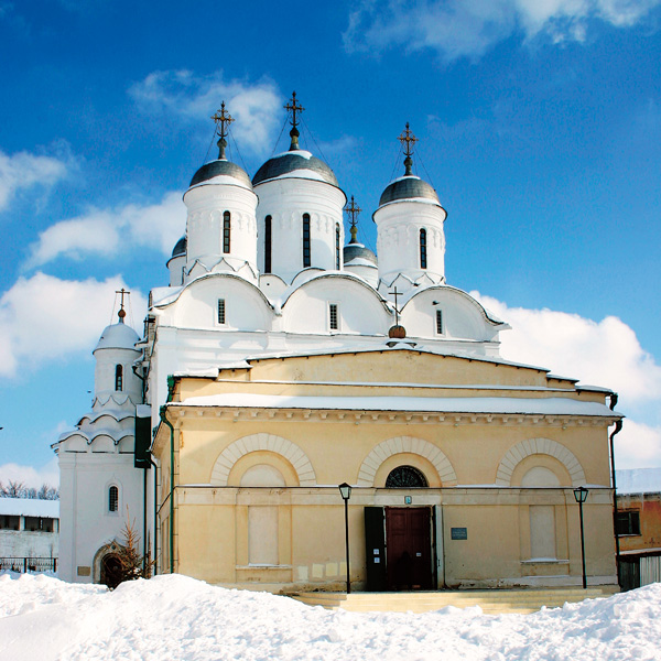 Место служения батюшки – Свято-Пафнутьев Боровский монастырь в Калужской области