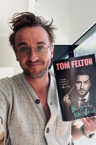 Том Фелтон выпустил книгу-мемуары и рассказал, какую роль в публикации сыграла Эмма Уотсон