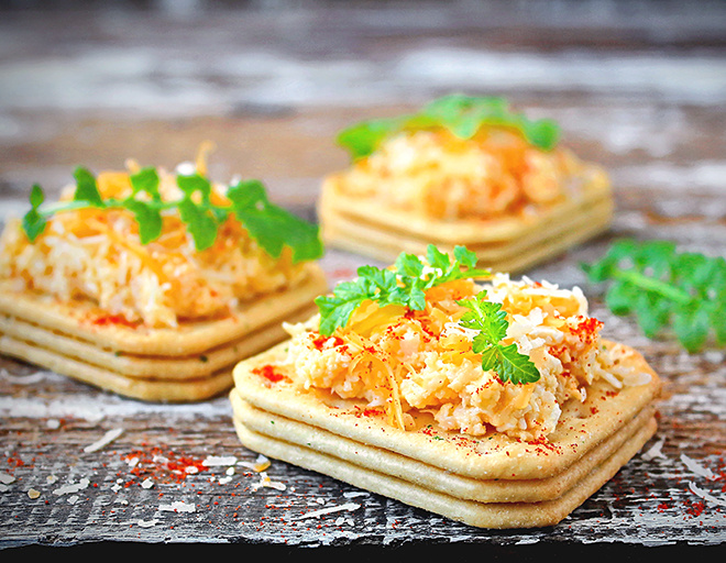 Сырная закуска с яйцом и кальмарами Сырная закуска с яйцом и кальмарами