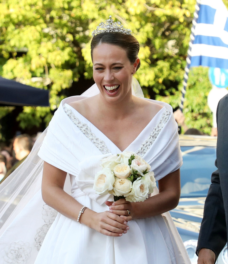 Роскошь на высшем уровне: кутюрное платье Chanel и королевская тиара невесты греческого принца