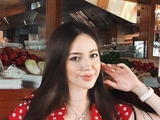 Беременная Анастасия Костенко сломала руку
