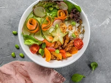 Bowls & Poke в ресторанах «Шикари»