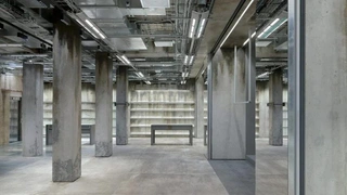 Бетонный бутик Balenciaga в Лондоне