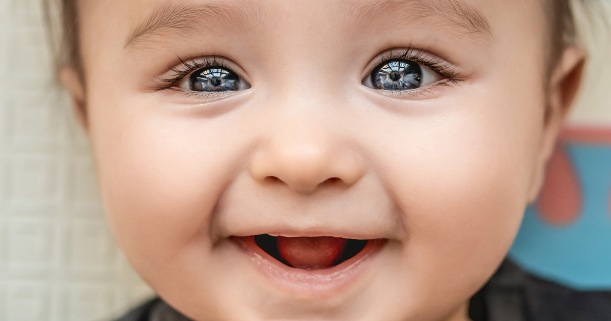 Голубые глаза у ребенка, карие глаза у родителей: причины