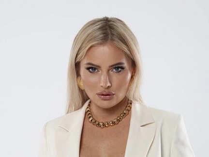 «Неблагодарная наркоша! Будь проклята!»: Дана Борисова показала переписку с угрозами Андрея Разина