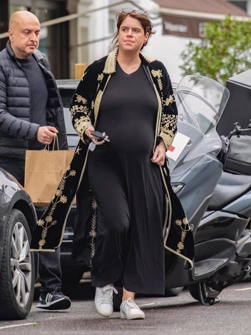 Беременная принцесса Евгения в Ноттинг-Хилле, Лондон