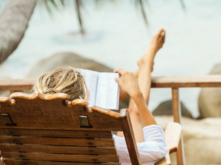 Лето, море, любовь: 10 легких и вдохновляющих романов