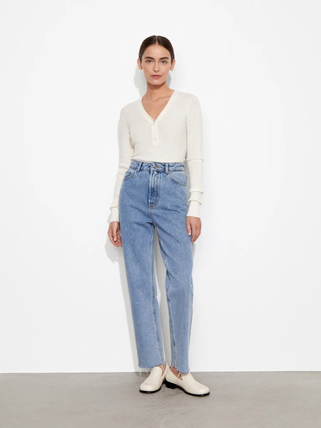 Джинсы 12storeezЦена: 6 980 руб.Где купить: 12storeez.com