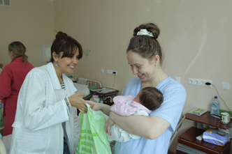 Звезды шоу-бизнеса поздравят молодых мам с Днем Матери