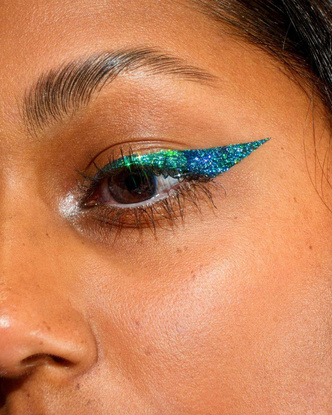 10 самых модных идей макияжа со стрелками на весну 2023