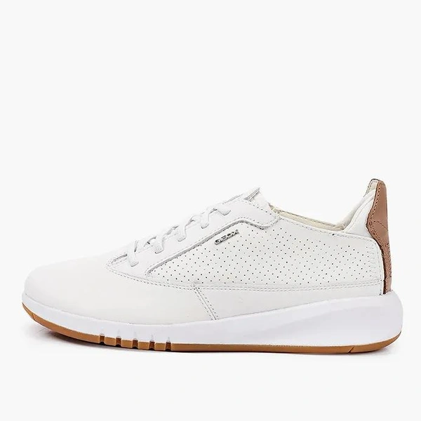 Кроссовки GeoxЦена: 17 990 руб.Где купить: lamoda.ru