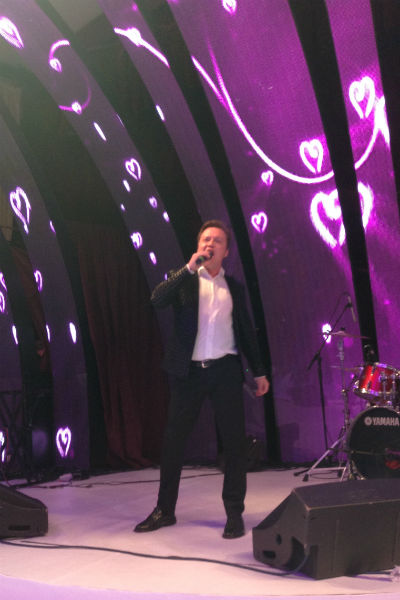 Илья Юничев спел на свадьбе Ксении и Курбана