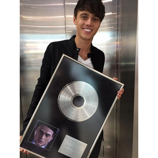 Alekseev стал обладателем платинового сингла в iTunes