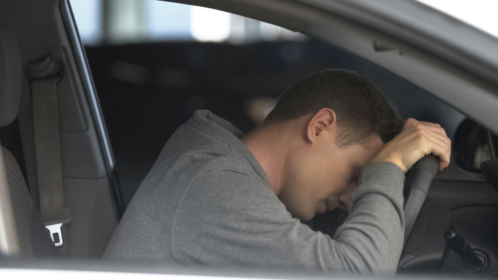 Минус 3 часа сна — это как 100 грамм водки: невыспавшийся водитель так же опасен, как пьяный
