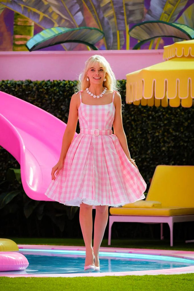 В стиле «Барби»: где купить розовое платье на лето