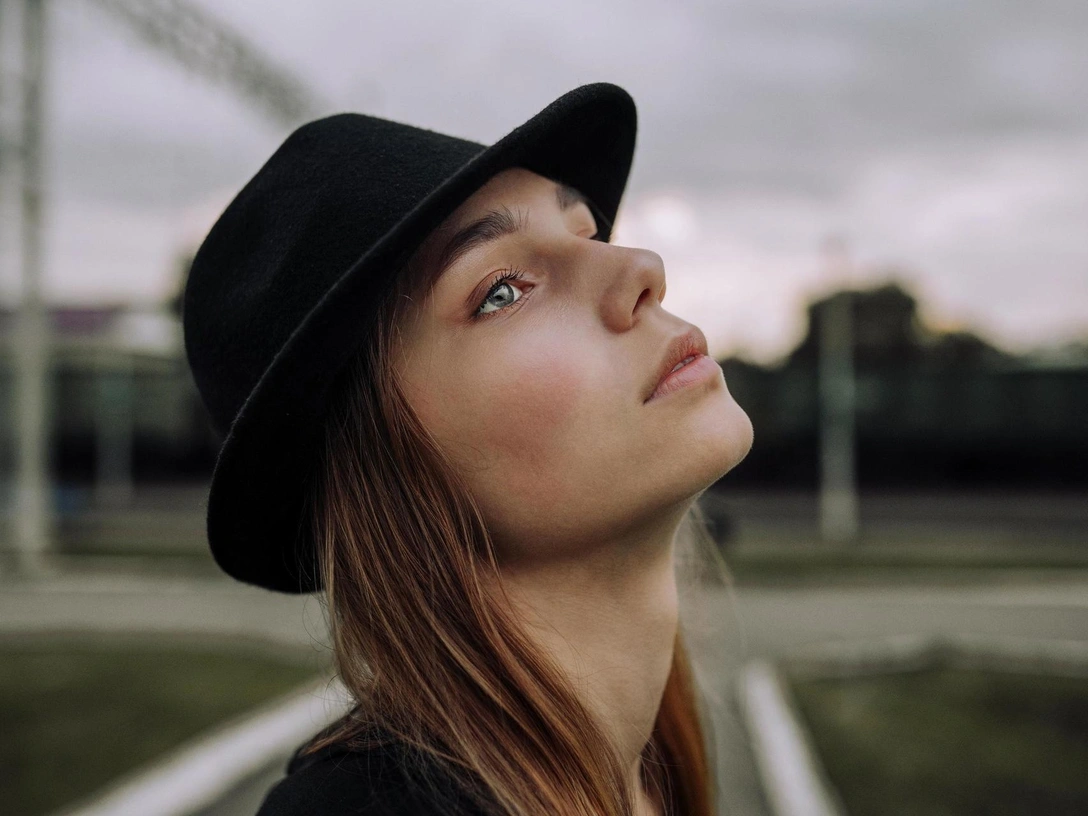 Над пропастью: 7 тревожных мыслей, которые говорят о наступающем кризисе (и как его преодолеть) | marieclaire.ru