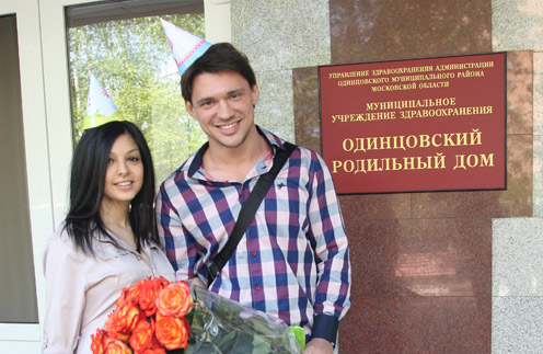 Роза и Алексей Кабановы на выписке Гобозовых