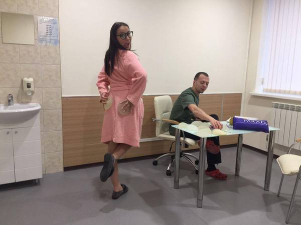 Анна Грачевская на приеме у хирурга