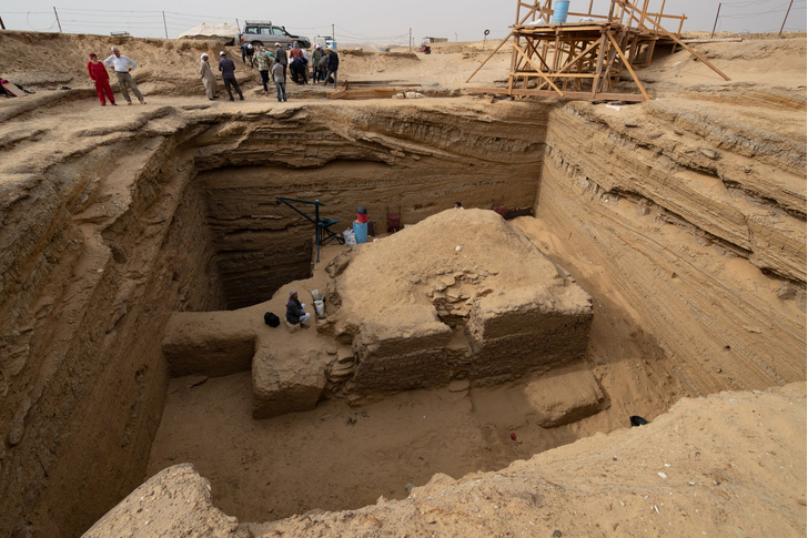 Вместо тела — скарабей: в Египте нашли разбитый саркофаг с надписями из Книги мертвых