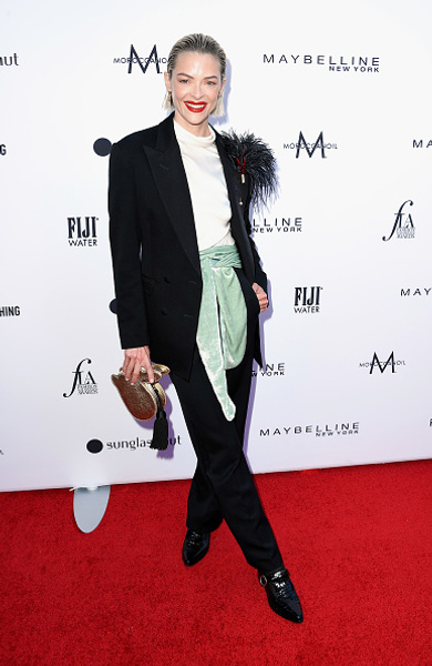Кто подтвердил звание модной иконы, а кто оконфузился на Fashion Los Angeles Awards