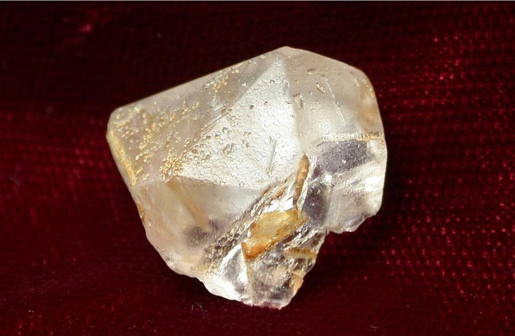 Камни дороже золота: посмотрите на 10 самых редких в мире минералов
