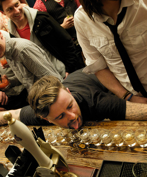 10 алкогольных игр, которые превратят пьянство в увлекательный аттракцион