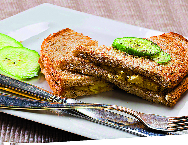 Сэндвич с сыром и яйцом Сэндвич с сыром и яйцом