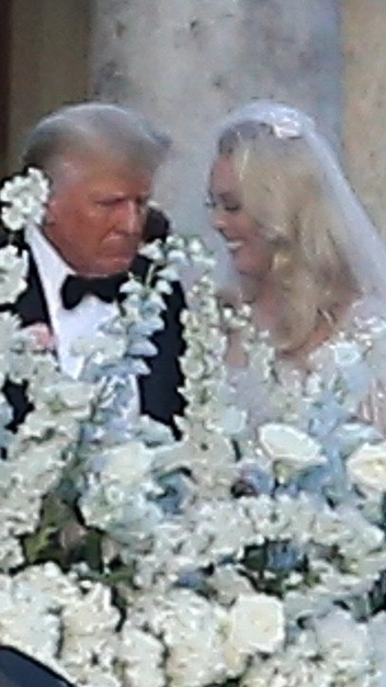 Дональд и Тиффани Трамп во время торжества, Палм-Бич, 12 ноября 2022