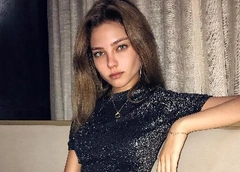 Алеся Кафельникова стала копией бойфренда