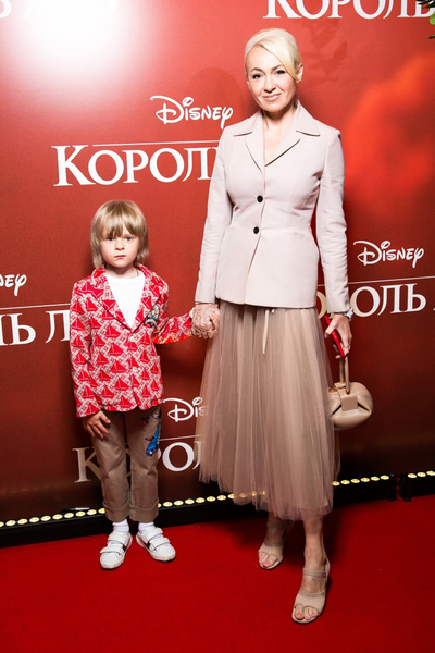 Самойлова и Джиган с дочерьми, Чиповская с бойфрендом и другие гости премьеры фильма «Король Лев»