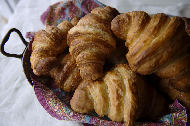 Frenchman with the Austrian past: 7 facts about croissants and a simple recipe that everyone can repeat