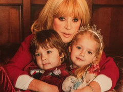 В свой день рождения 6-летние Гарри и Лиза Галкины поблагодарили маму за то, что подарила им жизнь
