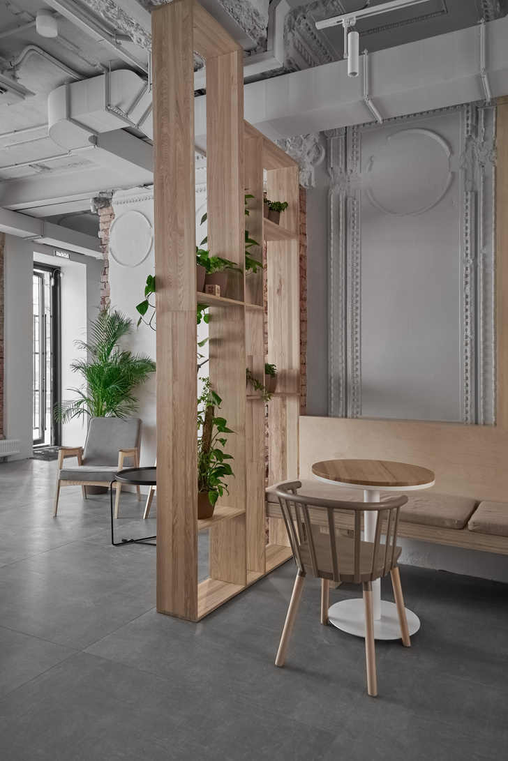 В Екатеринбурге дизайнеры превратили старый дом в модную кофейню
