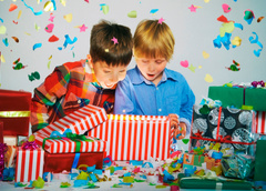 Под елочку: 60 идей новогодних подарков детям