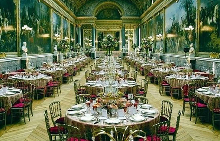 Икра, шампанское по цене бриллиантов и вечеринка в Версале: что происходило в 2004 году на самой дорогой свадьбе в мире